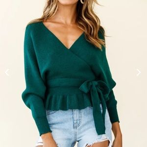 NWOT Green long sleeve knit top